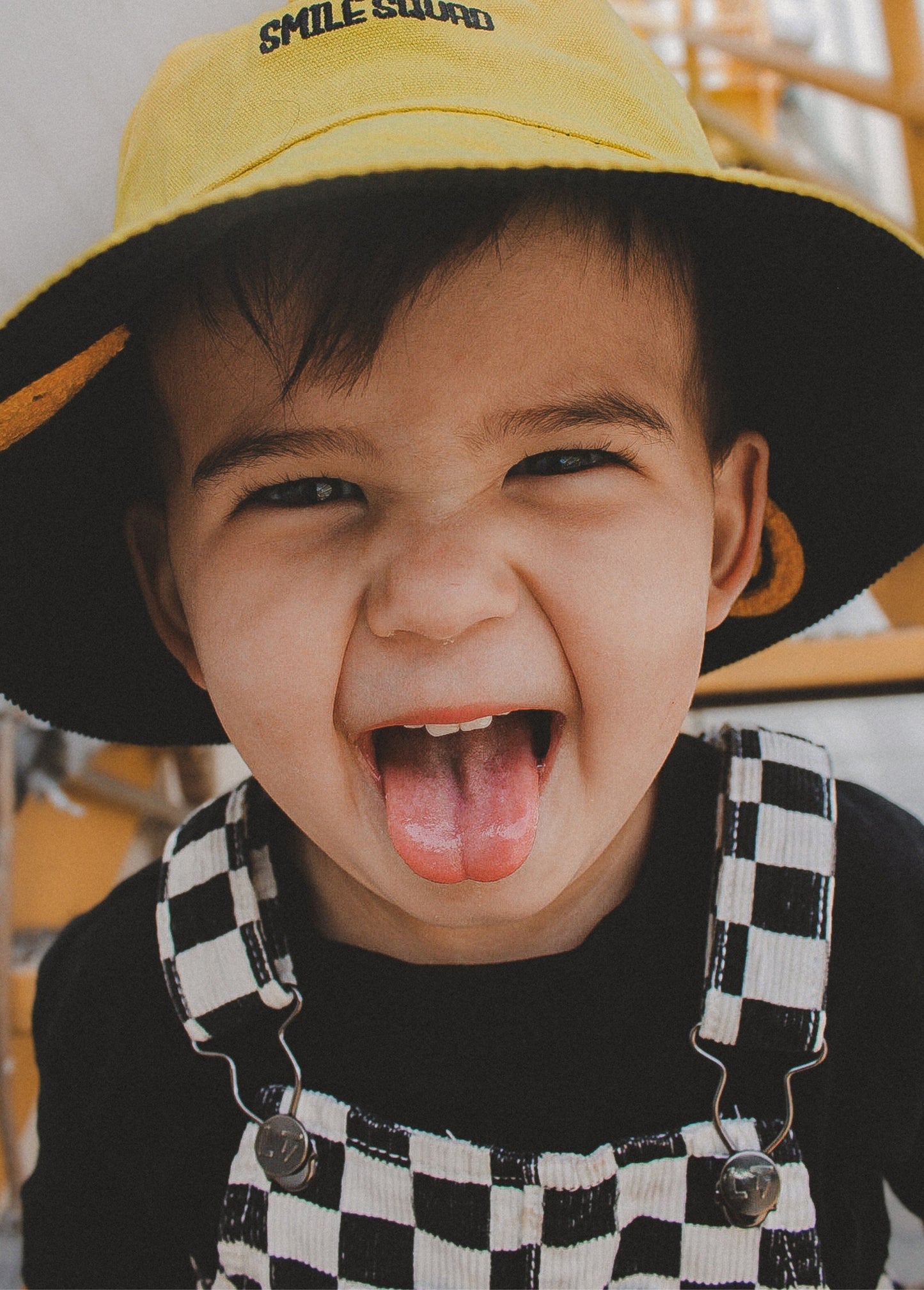 Smiley Bucket Hat Black/Yellow